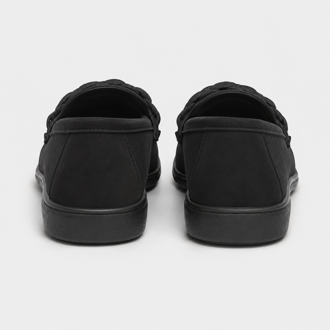 Back view of women's black low heel loafers

细节图：